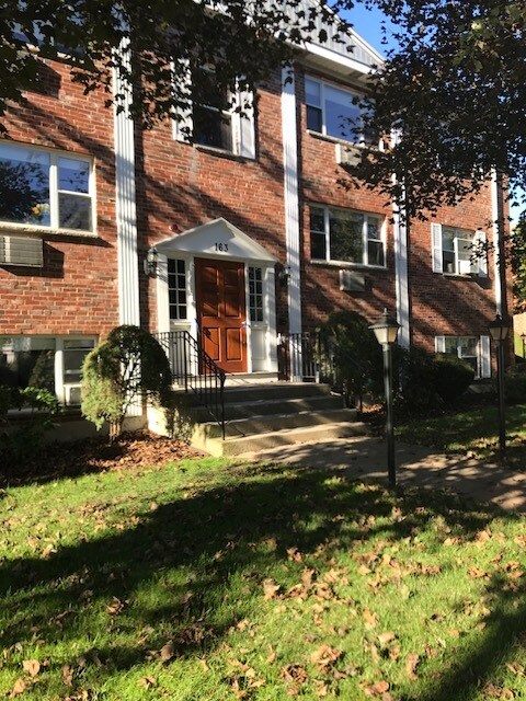 Front - 163 Lexington St