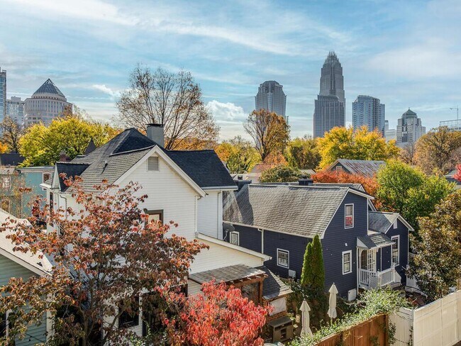 Building Photo - 1 BEDROOM 1 BATH RENOVATED CONDO IN FOURTH WARD