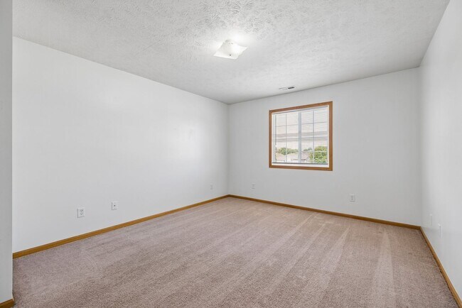 Building Photo - 7200-7204 Dorchester