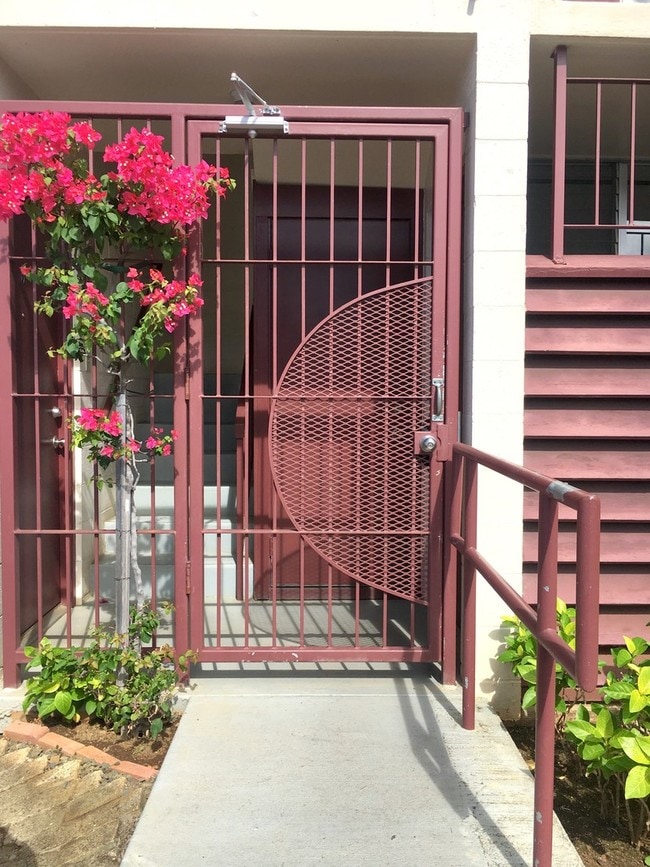 Photo - 816 Birch St Apartment