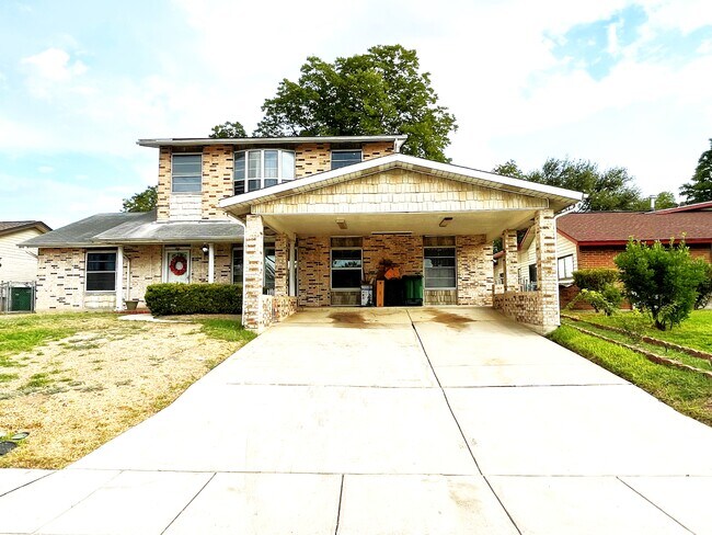 5 Bedrooms to Choose from - 3614 Versailles Dr