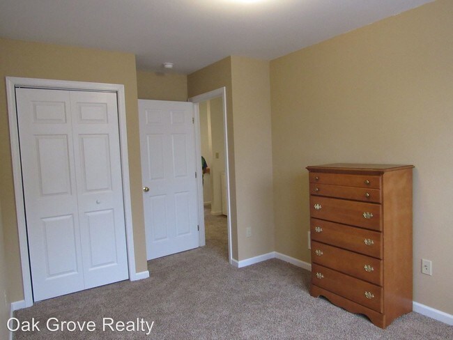 Building Photo - 5 br, 3 bath Room For Rent - 1132 School St