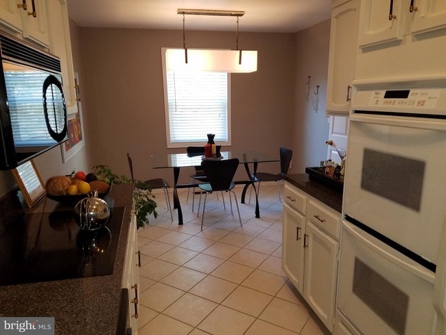 Building Photo - 11746 Carriage House Dr
