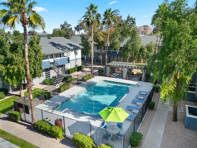 Foto del edificio - Monterey Village