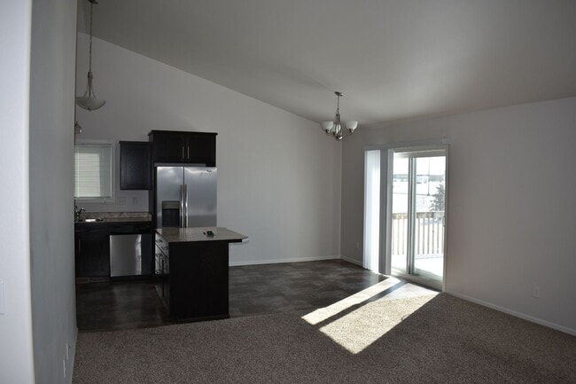 Building Photo - 433 E Foxtail Dr