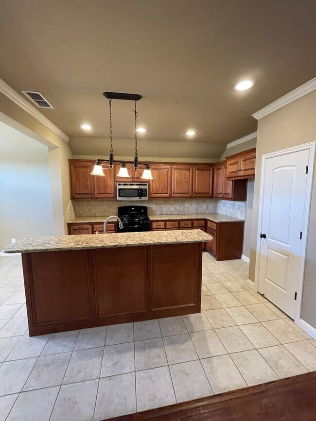 Foto del edificio - Beautiful 3 bedroom 2 1/2 bath Home Near r...