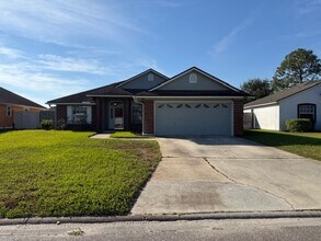 Building Photo - 2462 Bentwater Dr W