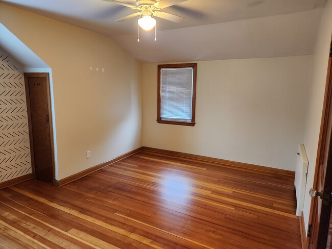 Bedroom 1 - 71 Buckingham Ave