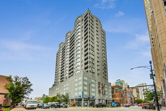 Building Photo - 600 N Dearborn St
