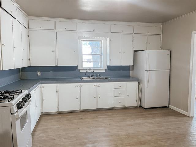 Building Photo - 214 Plum St