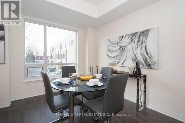 Photo du bâtiment - 650 Atwater Ave