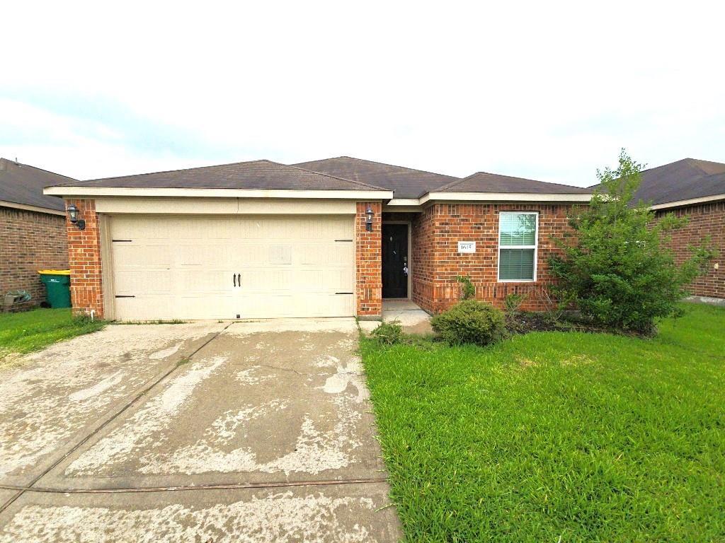 Foto principal - 1615 Pink Stone Dr