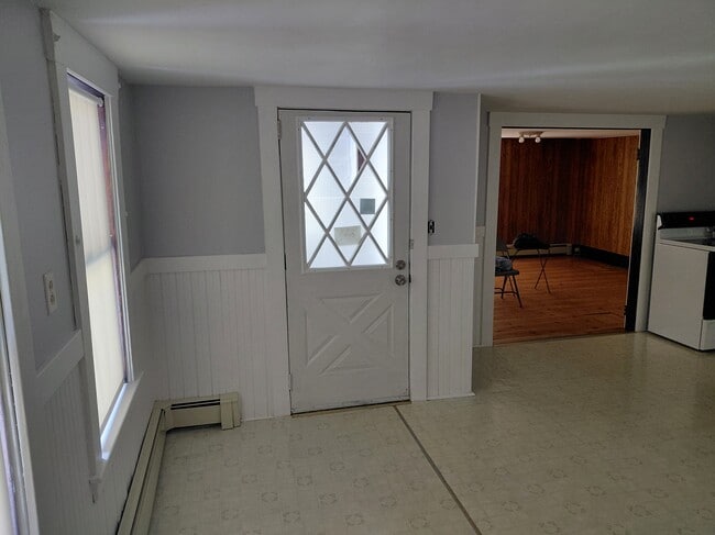 Building Photo - 115 Freedom St