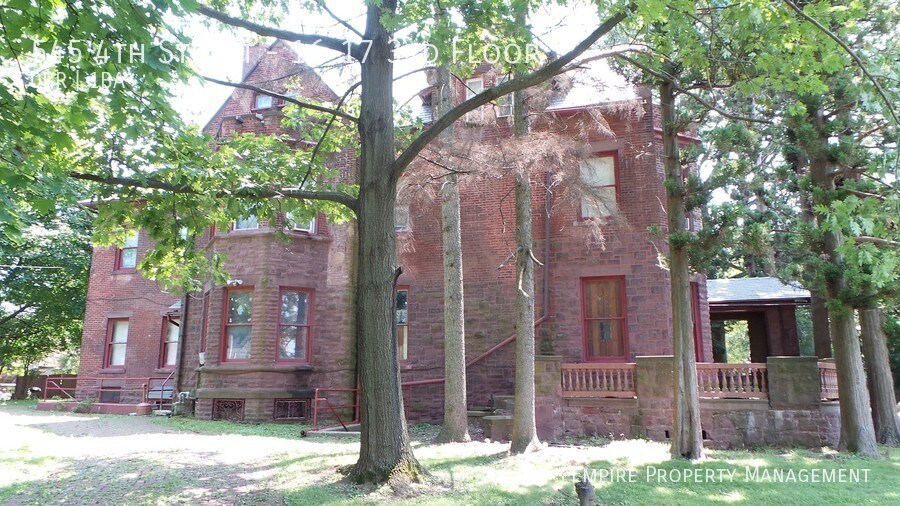 Primary Photo - 1 Bedroom 1 Bath located in Catasauqua !
