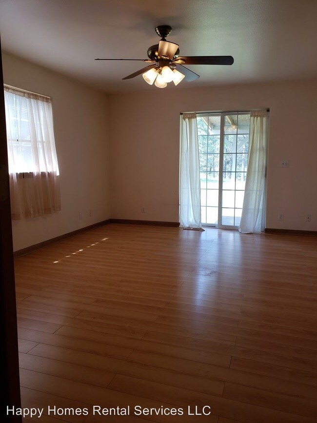 Foto del edificio - 5 br, 4 bath House - 31825 N. Barbara Ave.