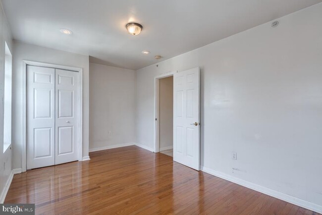 Building Photo - 730 S 19th St