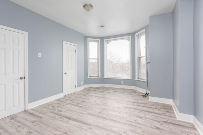 Foto del edificio - 2756 W Monroe St