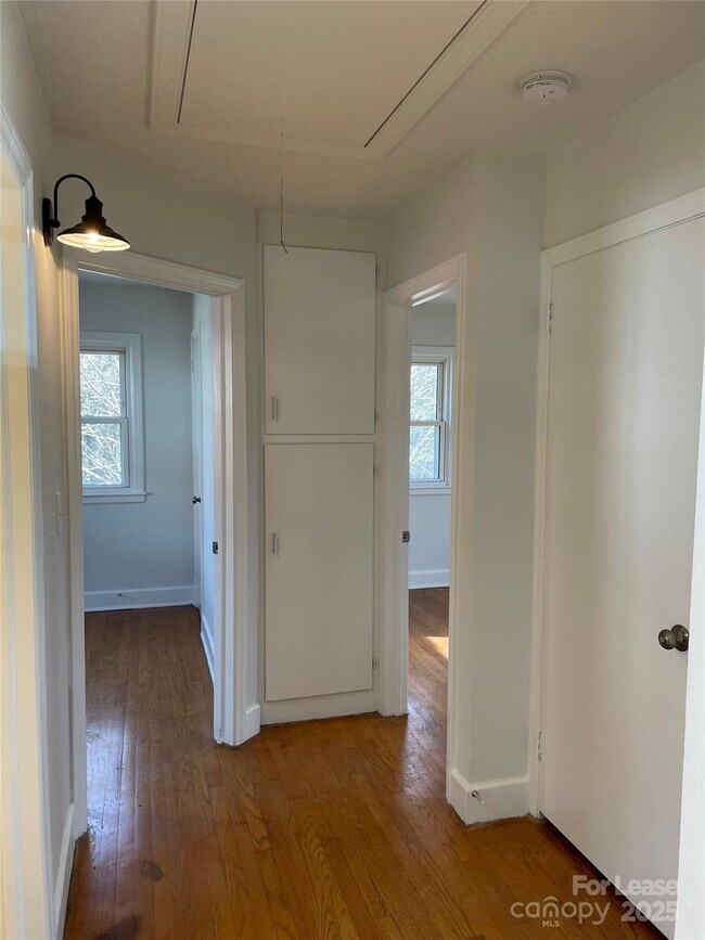 Foto del edificio - 424 E Walnut Ave