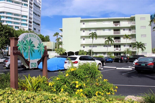 Foto del edificio - 1750 S Ocean Blvd