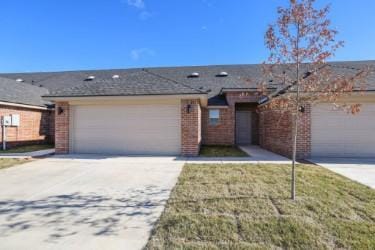 Building Photo - 7617 Woodford Ave