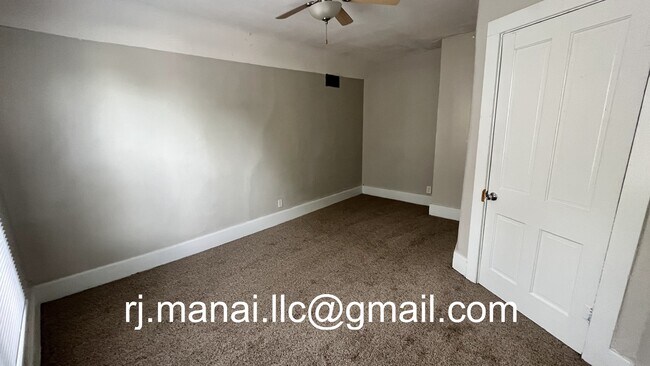 Building Photo - 1033 S Gibson St