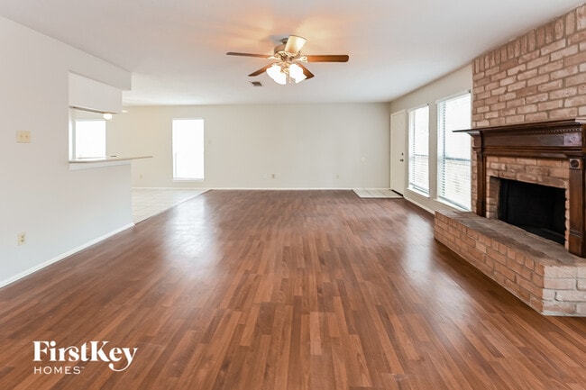 Foto del edificio - 3727 Windy Haven Dr