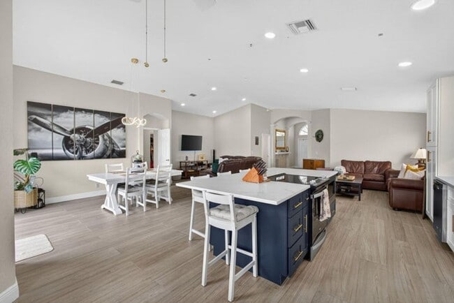 Photo - 15155 Newquay Ct House