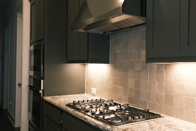 Building Photo - 921 Trevi Fontana Dr.