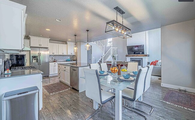 Foto del edificio - 831 S Cottage Side Ln