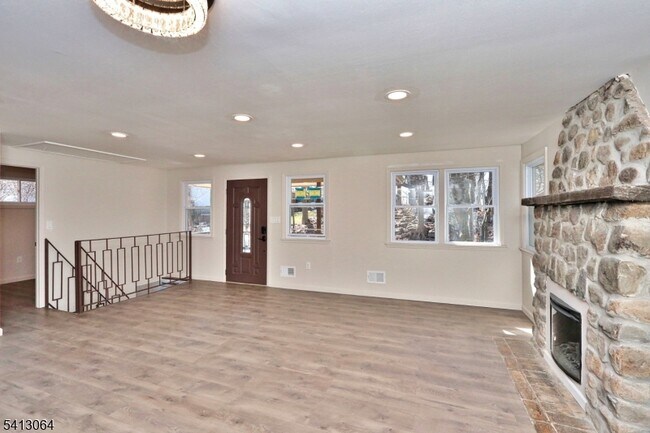 Foto del edificio - 75 Nolans Point Rd