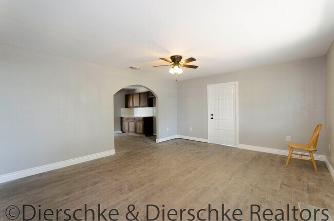 Foto del edificio - Large family home in Grape Creek!