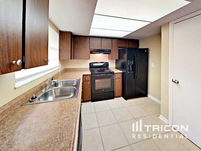 Foto del edificio - 1484 Bloomingdale Rd