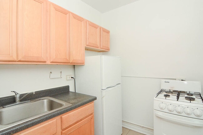 Foto del edificio - 4834 N Damen Ave