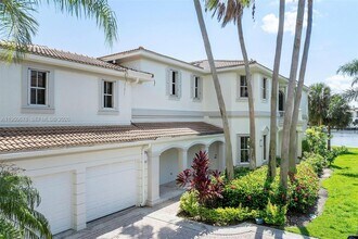 Building Photo - 21301 NE 38th Ave