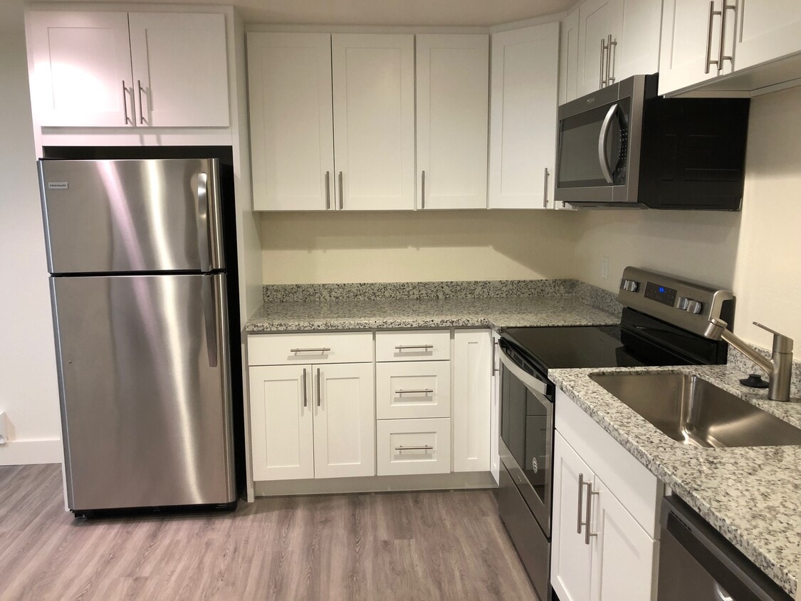 Foto principal - 4123 Whitman Ave N