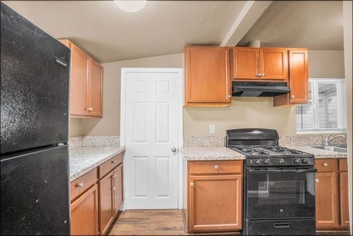 Building Photo - Move in Special!! Vista 2 bed /2 bath Home with Garage, Yard and Laundry- Pet Friendly