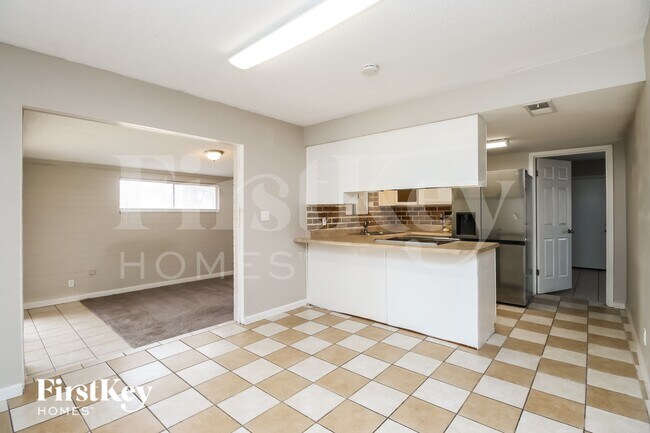 Foto del edificio - 509 W 3rd Pl