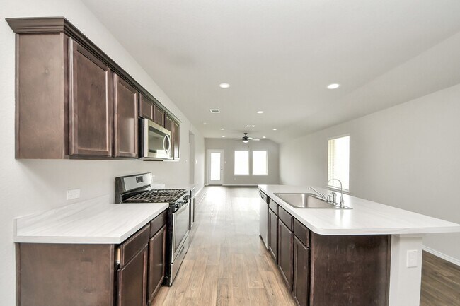 Foto del edificio - 16916 Rich Pines Dr