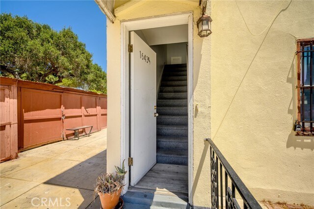Foto del edificio - 1643 S Catalina St