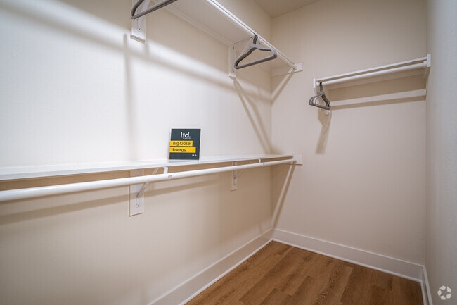 1BR, 1BA - 768SF - Ltd. Med Center