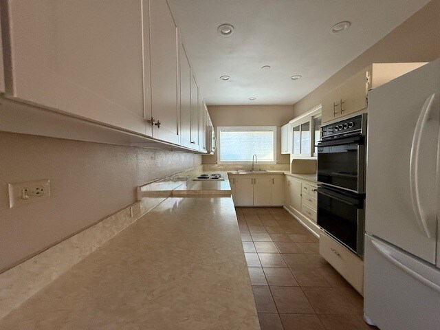 Foto del edificio - 7104 Willow Pl