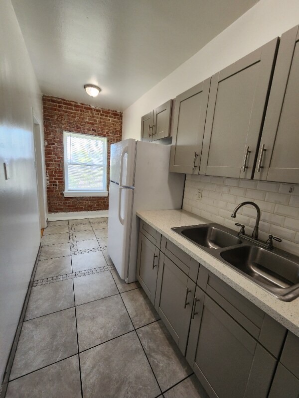 Foto del edificio - 3950 W 8th St