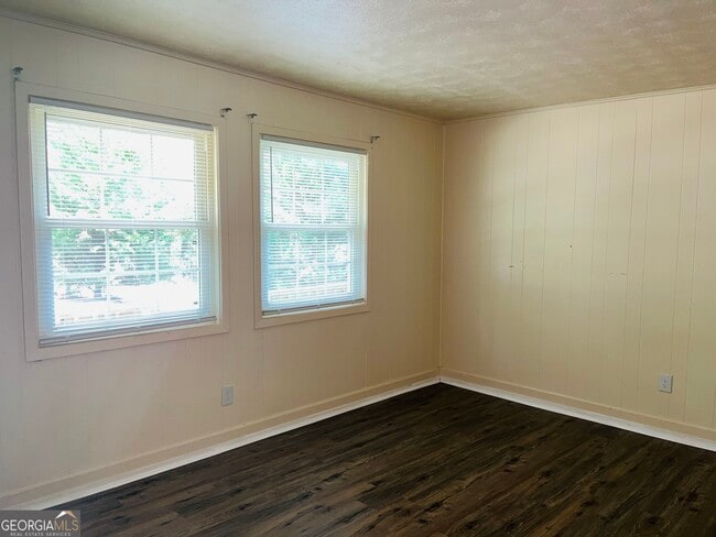 Building Photo - 45 Westgate Cir