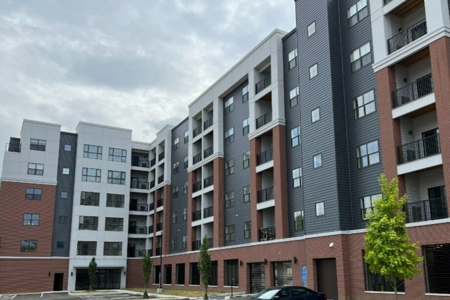 Brookview Commons West Apartments in Danbury, CT