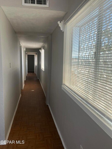 Foto del edificio - 1710 Banker Rd