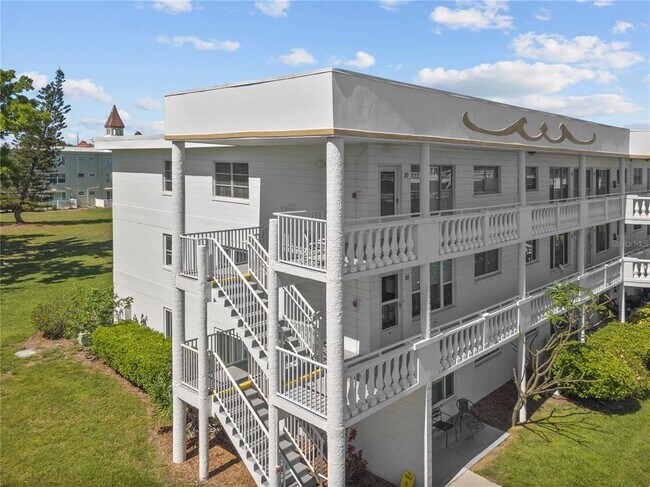 Foto del edificio - 2428 Columbia Dr