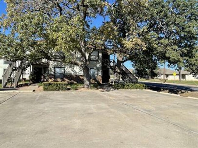 Building Photo - 298 Friendship Ln