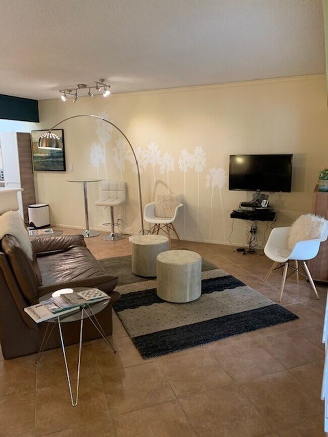 Foto del edificio - COMING SOON!!!  Studio Condo in Downtown P...