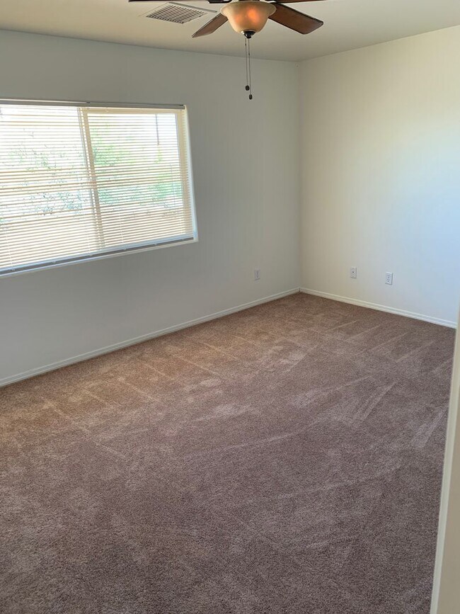 Building Photo - Great Rimrock Rental