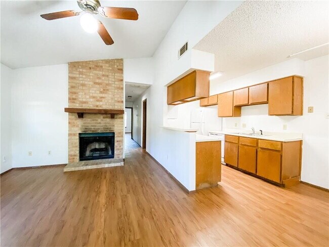 Foto del edificio - "Charming 3-Bed Retreat with Cozy Fireplac...